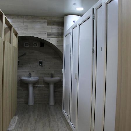 Blossom Hostel Updated ! Обновлено !!! City Center! Perfect Order!!! Snow-White Bed Linen!!! Идеальный Порядок!!! Белоснежное Постельное Белье!!! Центр Города !!! Tbilisi Exterior foto