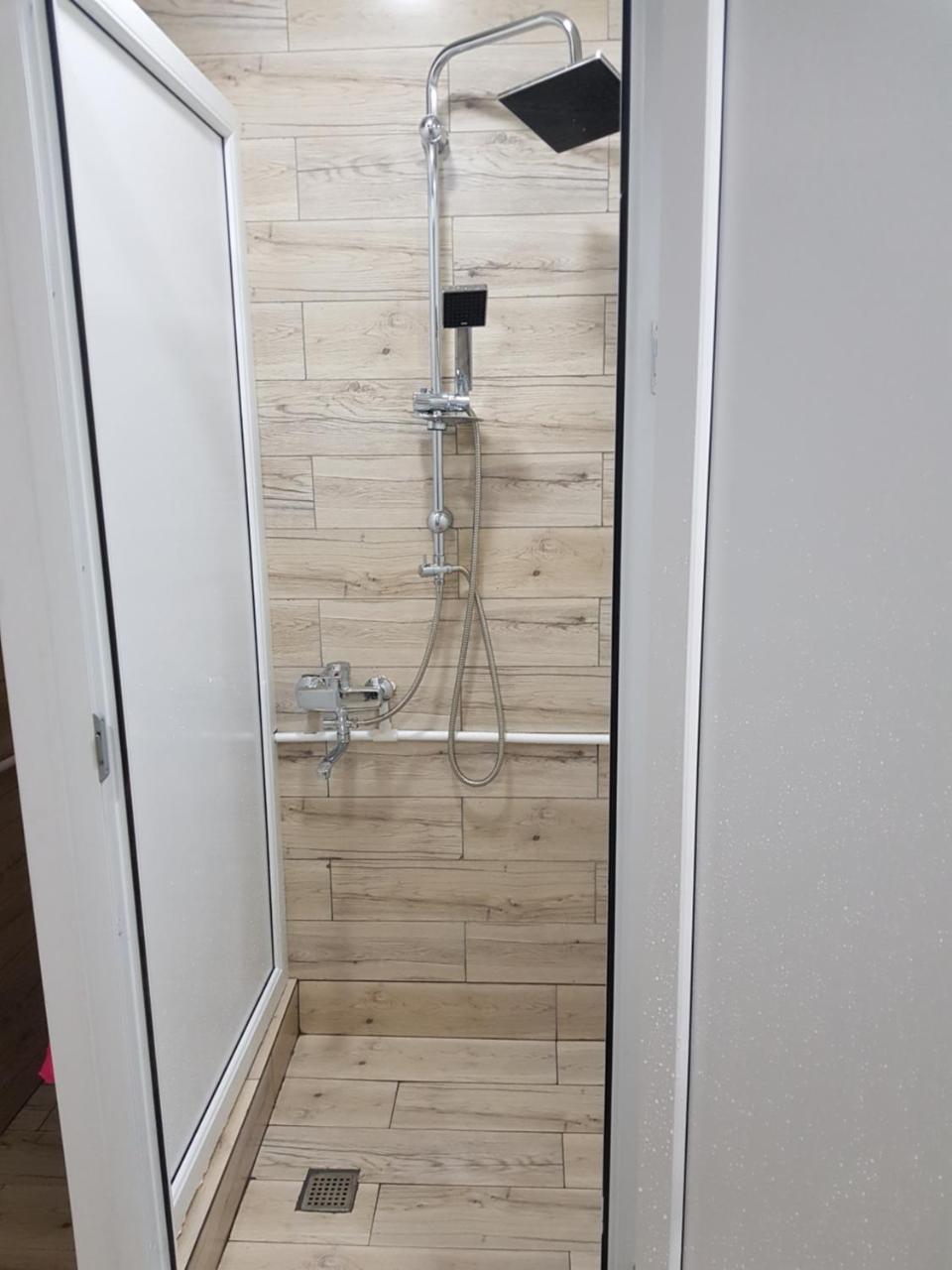 Blossom Hostel Updated ! Обновлено !!! City Center! Perfect Order!!! Snow-White Bed Linen!!! Идеальный Порядок!!! Белоснежное Постельное Белье!!! Центр Города !!! Tbilisi Exterior foto