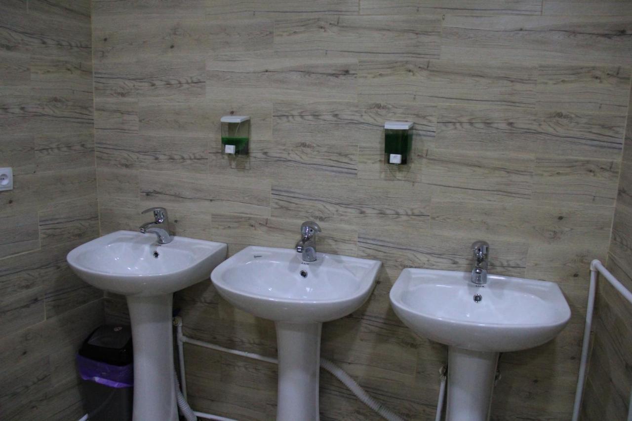 Blossom Hostel Updated ! Обновлено !!! City Center! Perfect Order!!! Snow-White Bed Linen!!! Идеальный Порядок!!! Белоснежное Постельное Белье!!! Центр Города !!! Tbilisi Exterior foto