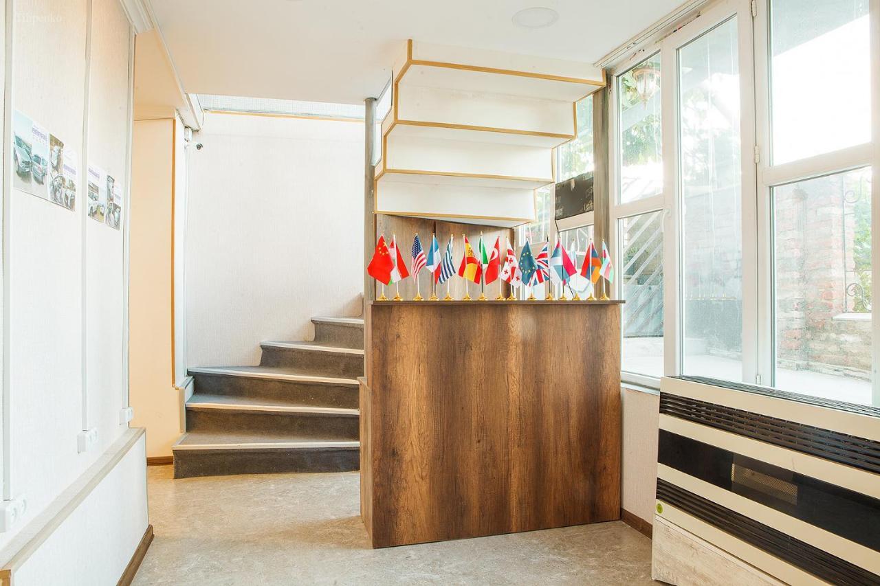Blossom Hostel Updated ! Обновлено !!! City Center! Perfect Order!!! Snow-White Bed Linen!!! Идеальный Порядок!!! Белоснежное Постельное Белье!!! Центр Города !!! Tbilisi Exterior foto